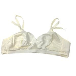 Vintage Playtex Cross Your Heart Bra Womens Size 38B Cream White